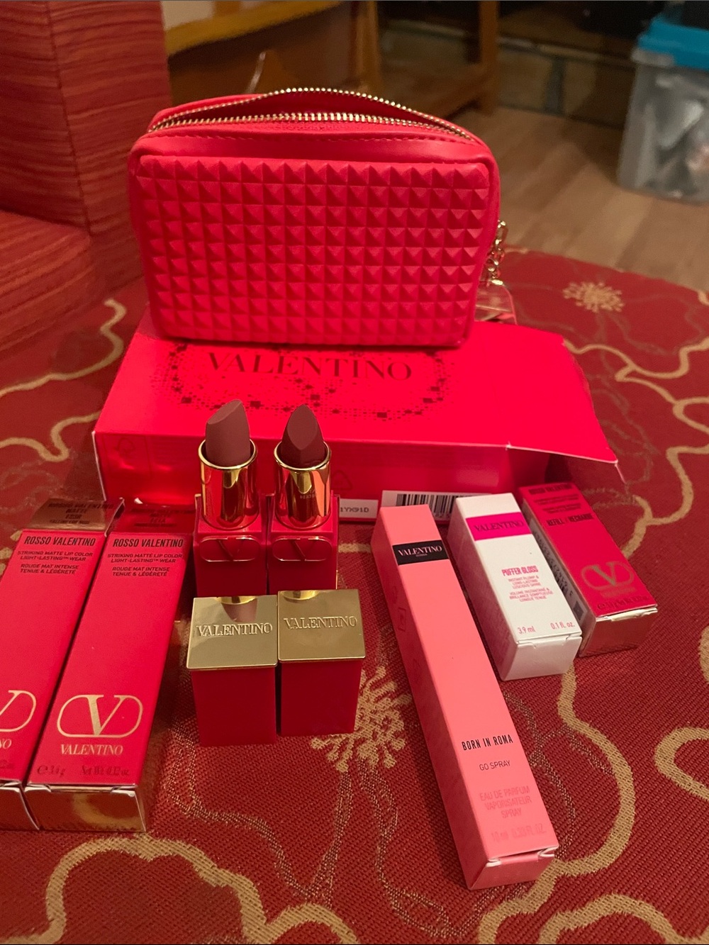 Valentino Women Makeup Gift Set – Red & Pink Lip Collection plus mini spray